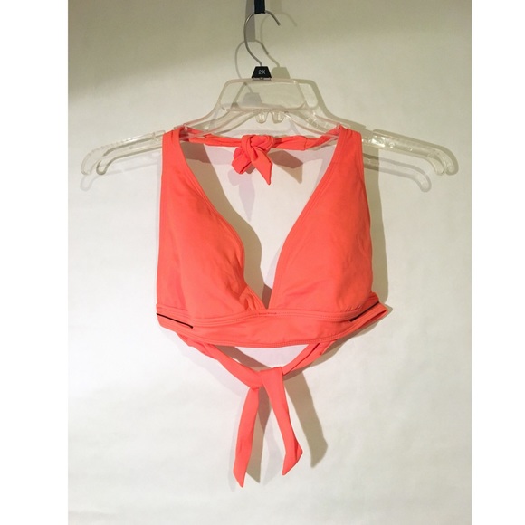 Two bathing suit tops - Picture 3 of 4